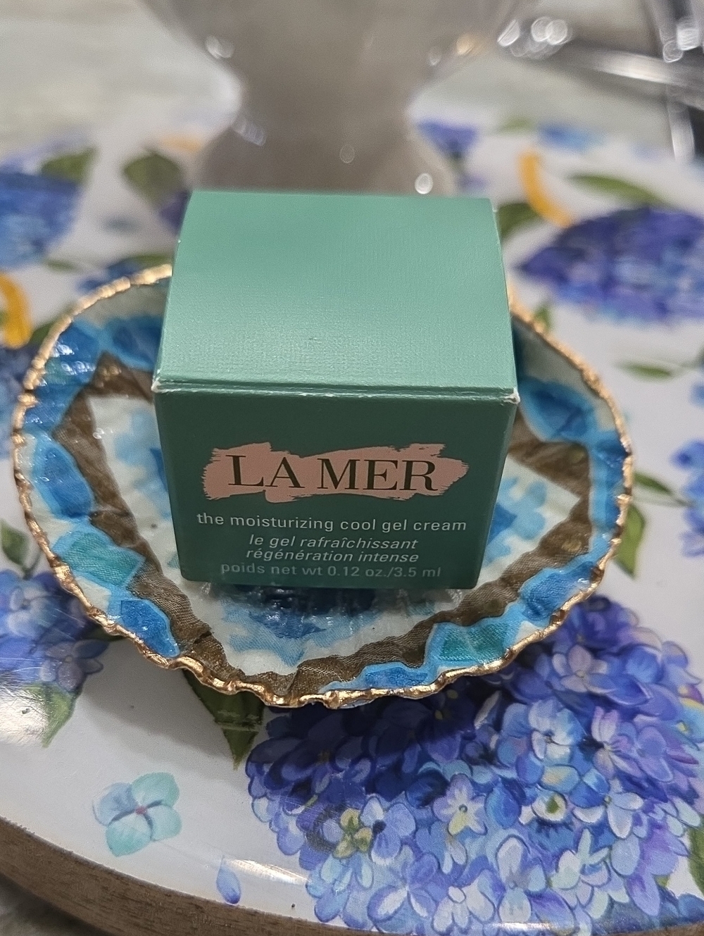 LA MER 3.5ML NEW WITH BOX AND MINI SHELL